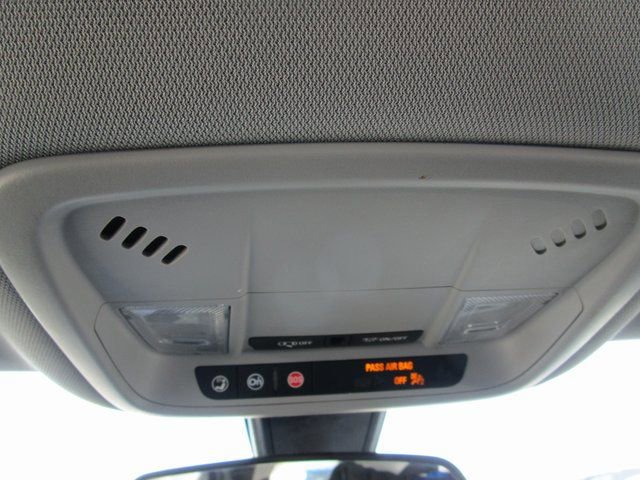 Used 2022 Chevrolet Malibu LT image 25