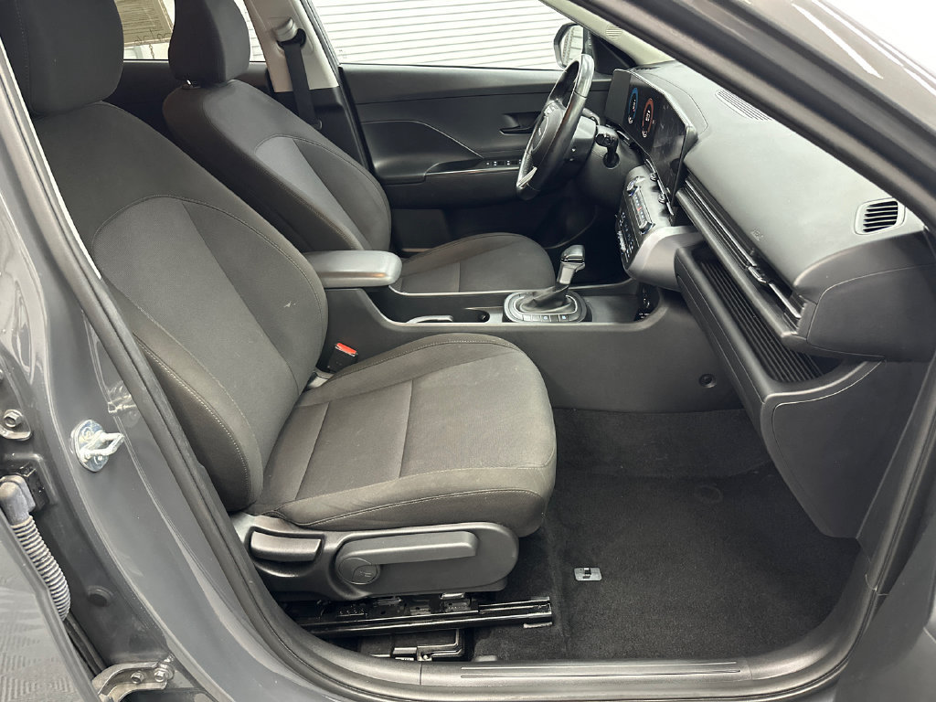 Used 2025 Hyundai Kona SEL AWD/4WD image 14