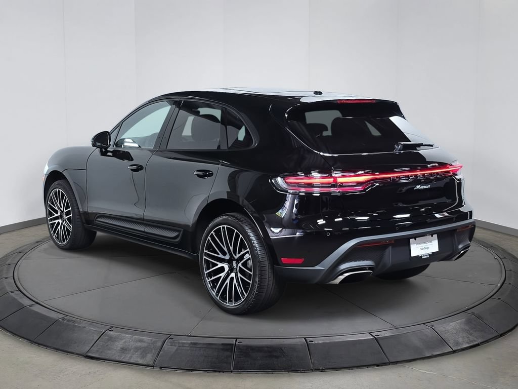 Certified 2026 Porsche Macan AWD/4WD image 3