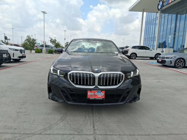 New 2026 BMW 530i w/ M Sport Package RWD image 2