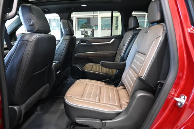 New 2026 GMC Acadia Denali Ultimate w/ LPO, Floor Liner Package AWD/4WD image 11