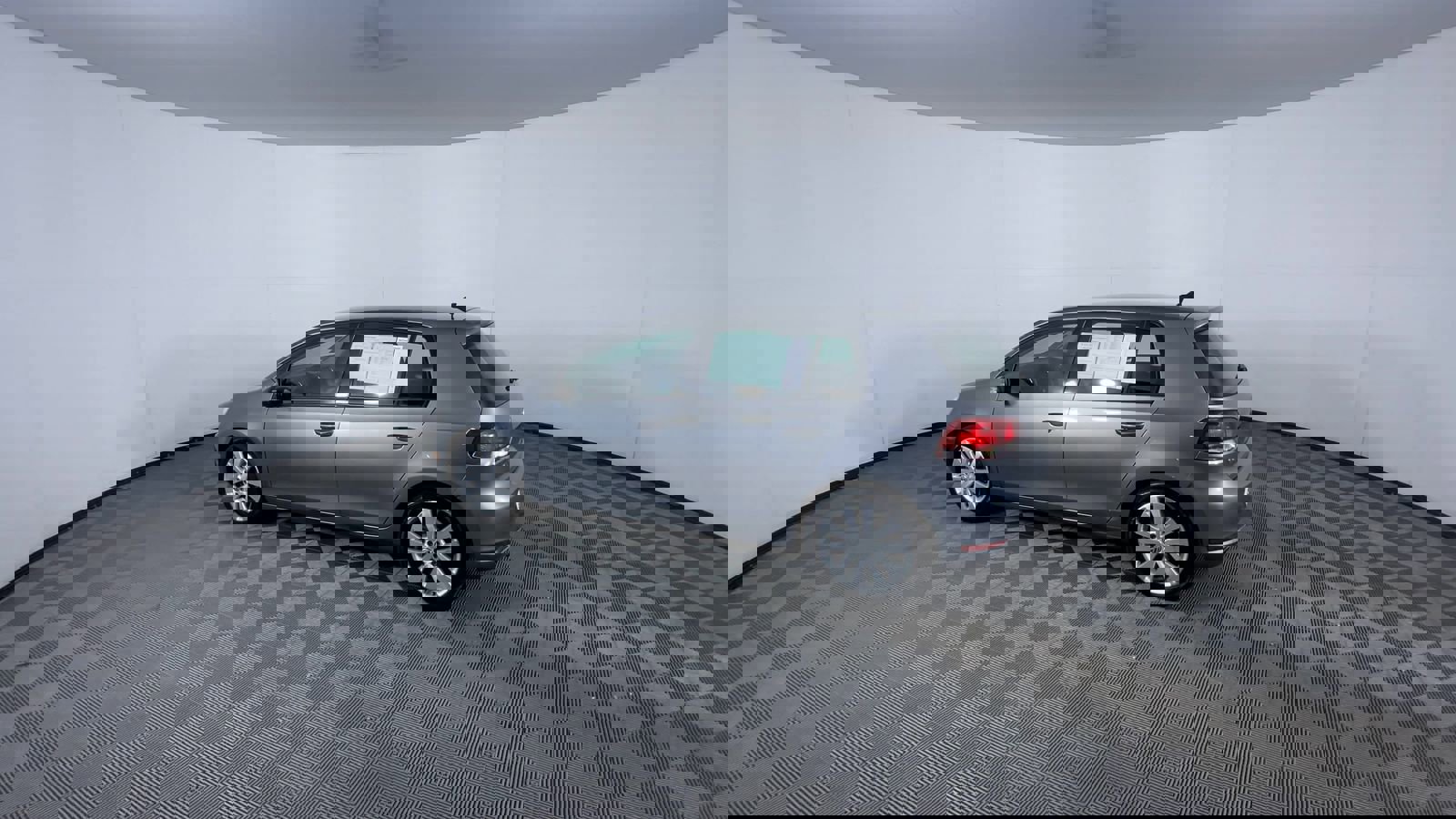 Used 2012 Volkswagen Golf TDI image 6