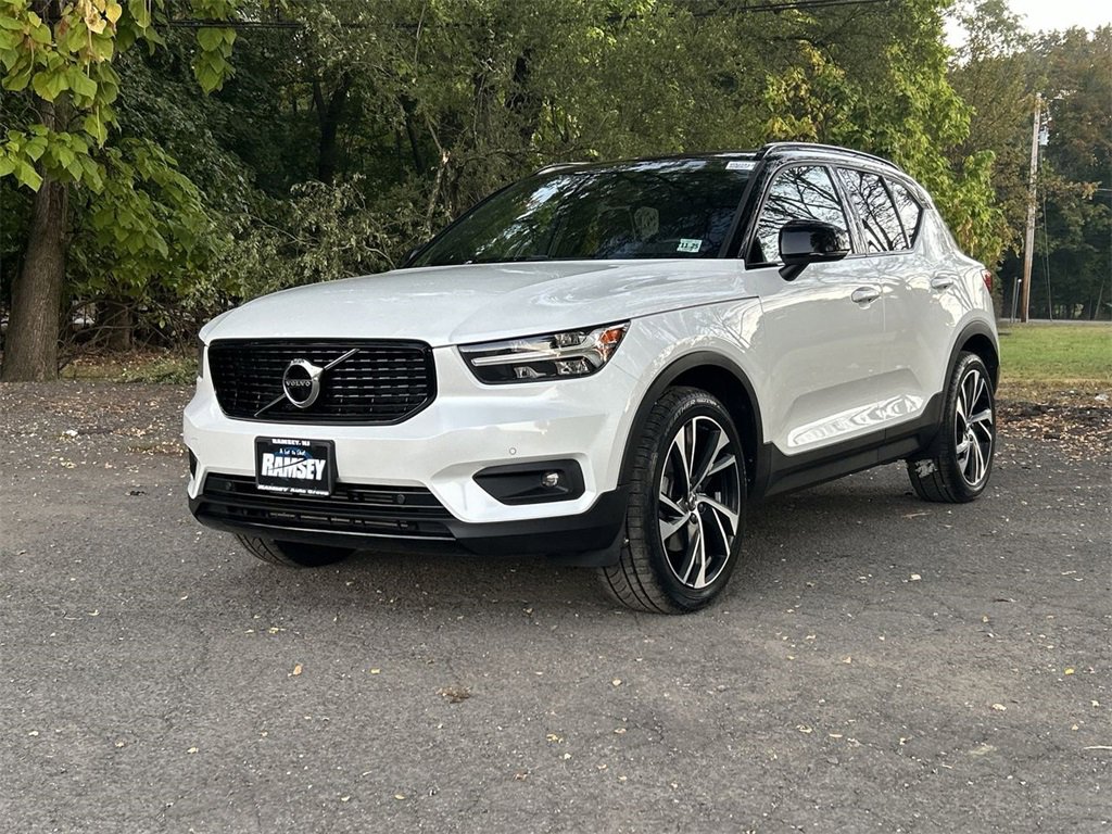 Used 2021 Volvo XC40 T5 R-Design