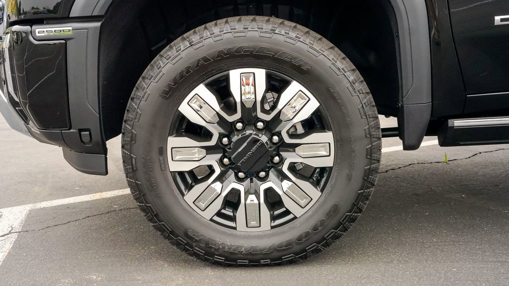 New 2025 GMC Sierra 2500 Denali w/ Denali Reserve Package image 9