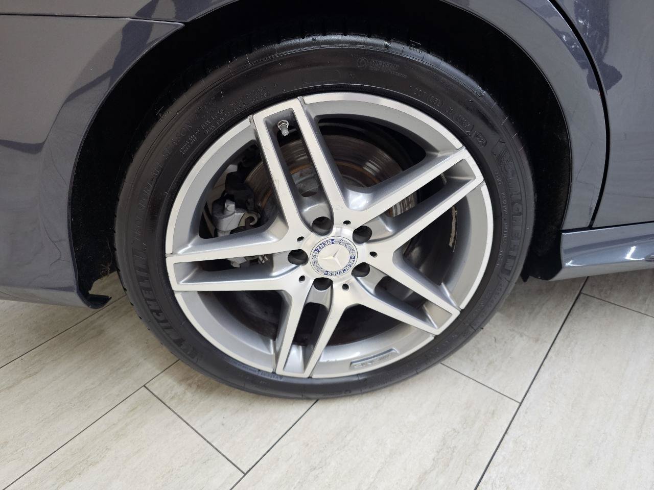 Used 2014 Mercedes-Benz E 550 4MATIC Sedan image 39