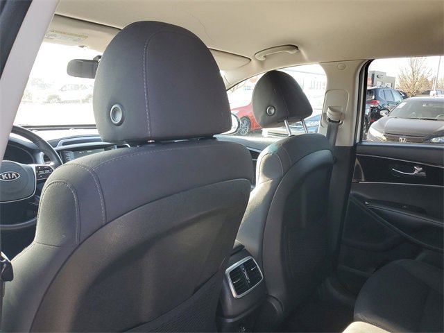 Used 2020 Kia Sorento S image 11