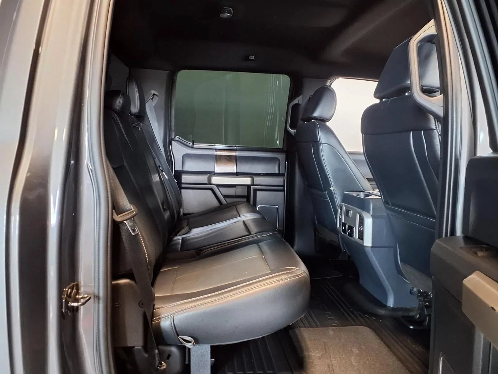 Used 2022 Ford F450 Lariat AWD/4WD image 8