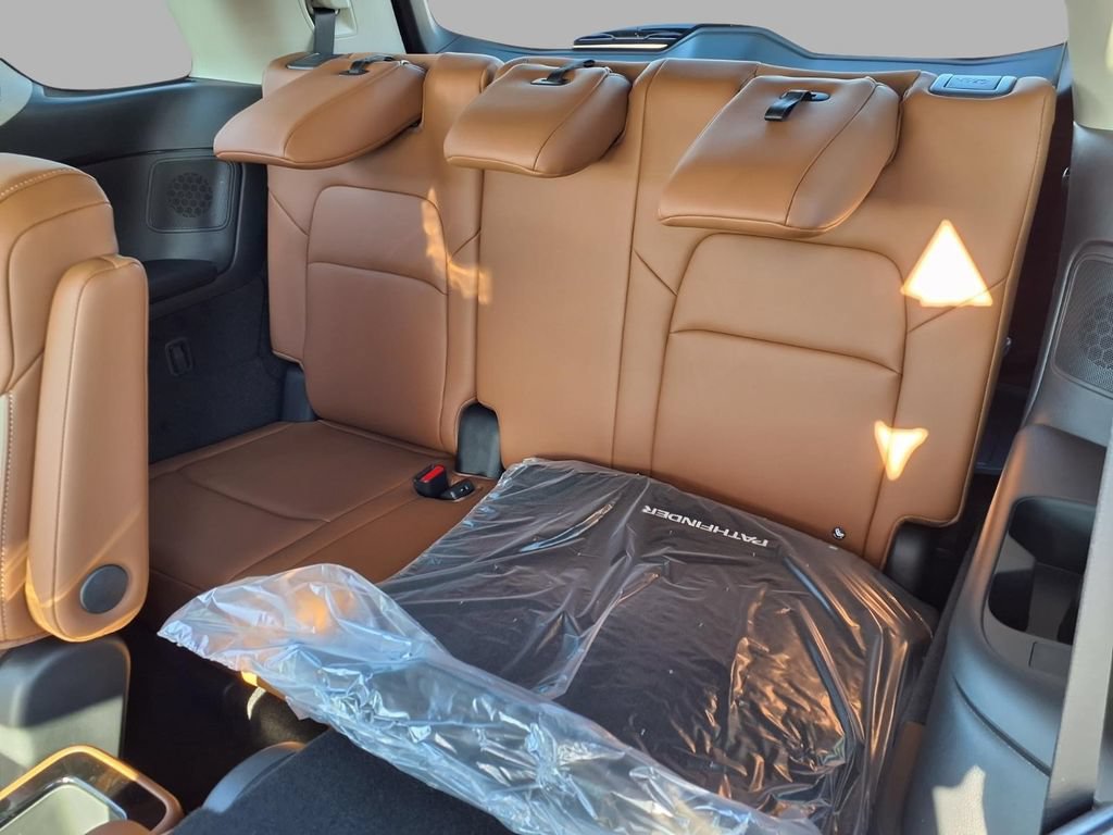 New 2026 Nissan Pathfinder Platinum AWD/4WD image 23