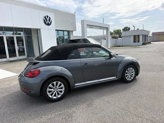 Used 2018 Volkswagen Beetle 2.0T S FWD image 32
