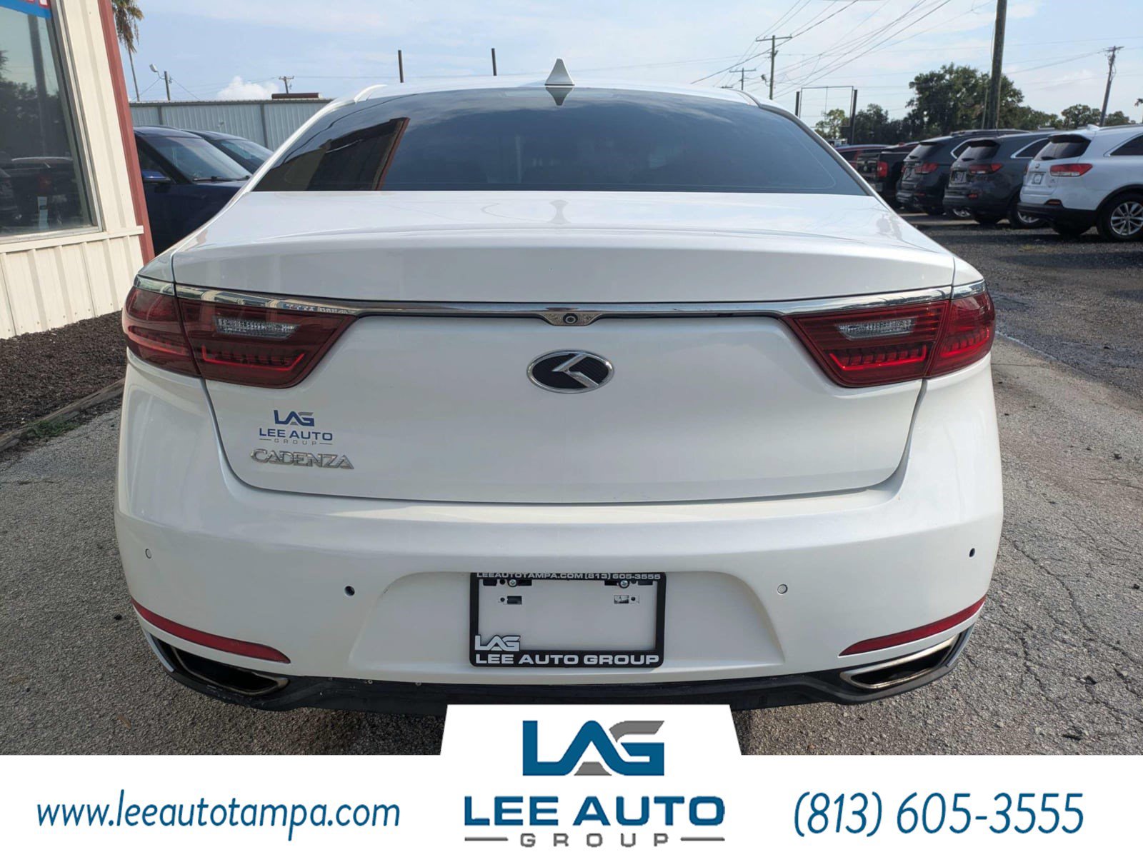 Used 2017 Kia Cadenza Premium w/ Luxury Package FWD image 4