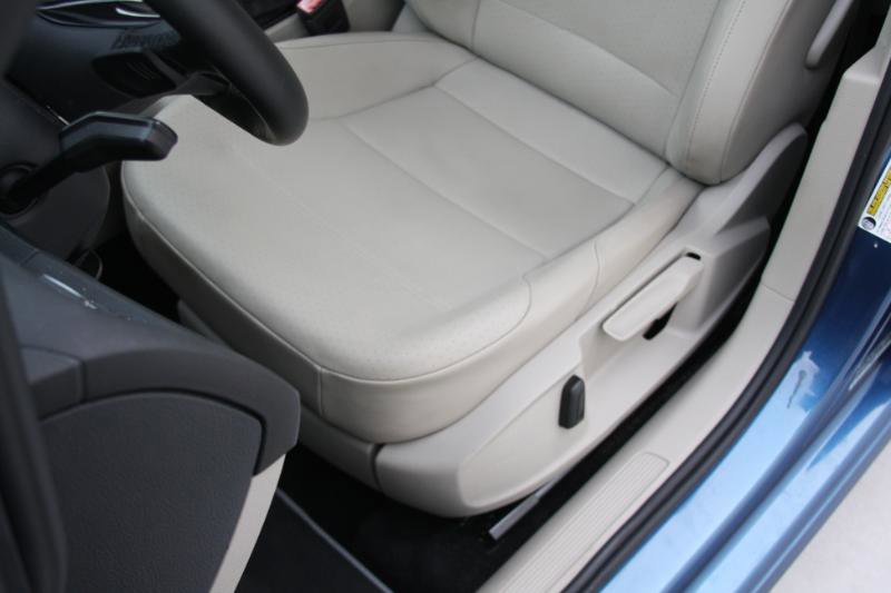 Used 2015 Volkswagen Golf S image 28