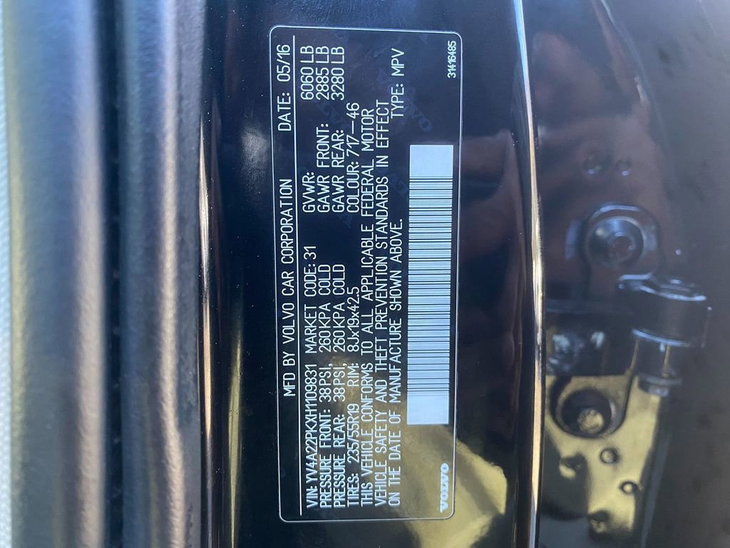 Used 2017 Volvo XC90 T6 Momentum w/ Vision Package image 33