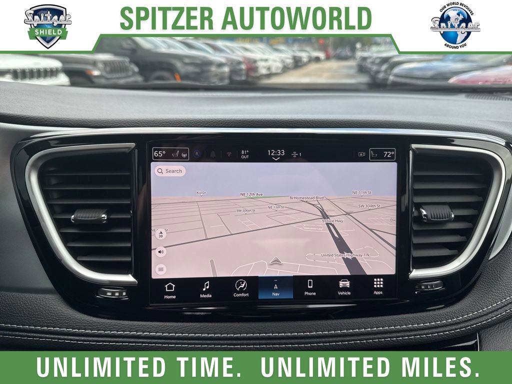 New 2026 Chrysler Pacifica Limited image 25