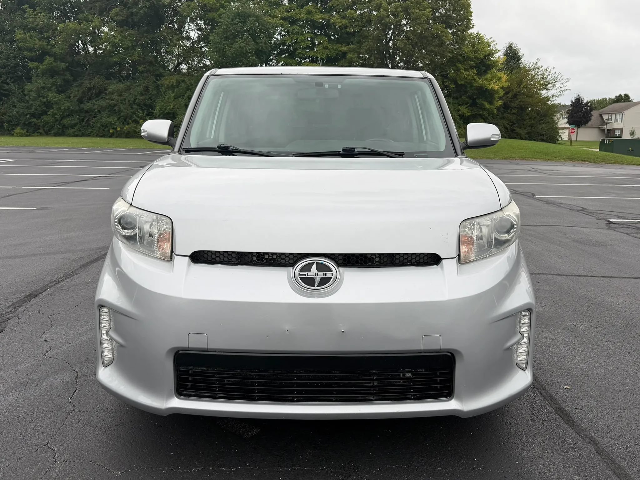 Used 2015 Scion xB FWD image 2