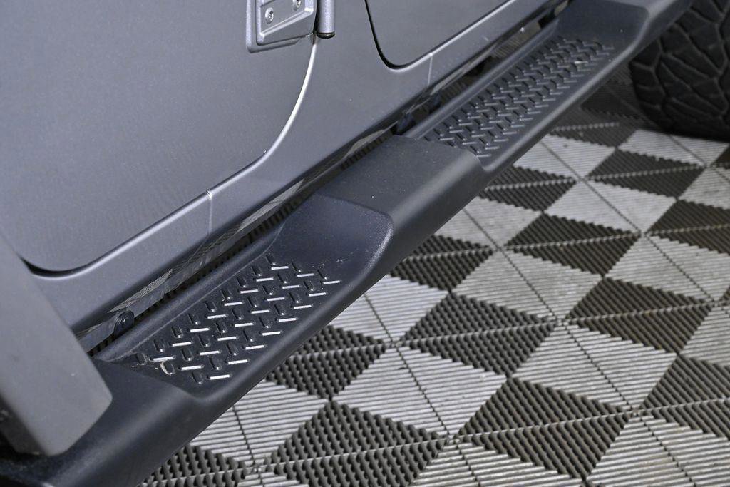 Used 2016 Jeep Wrangler Unlimited Sahara image 13