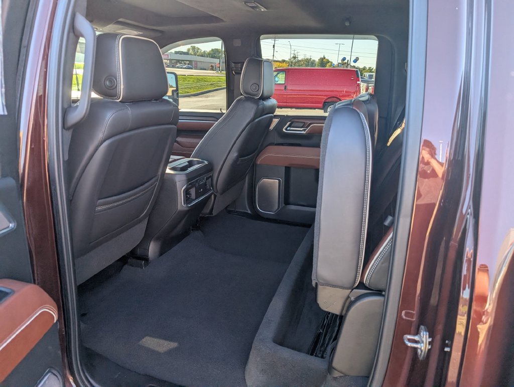Used 2024 GMC Sierra 2500 Denali Ultimate AWD/4WD image 10