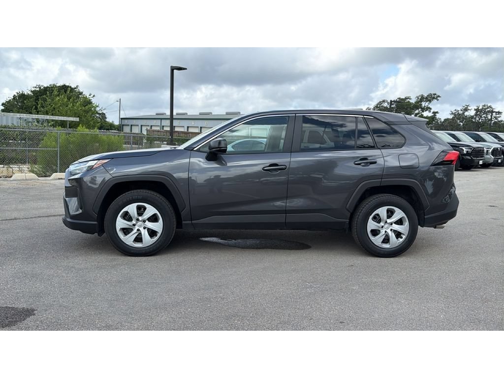 Used 2024 Toyota RAV4 LE FWD image 7