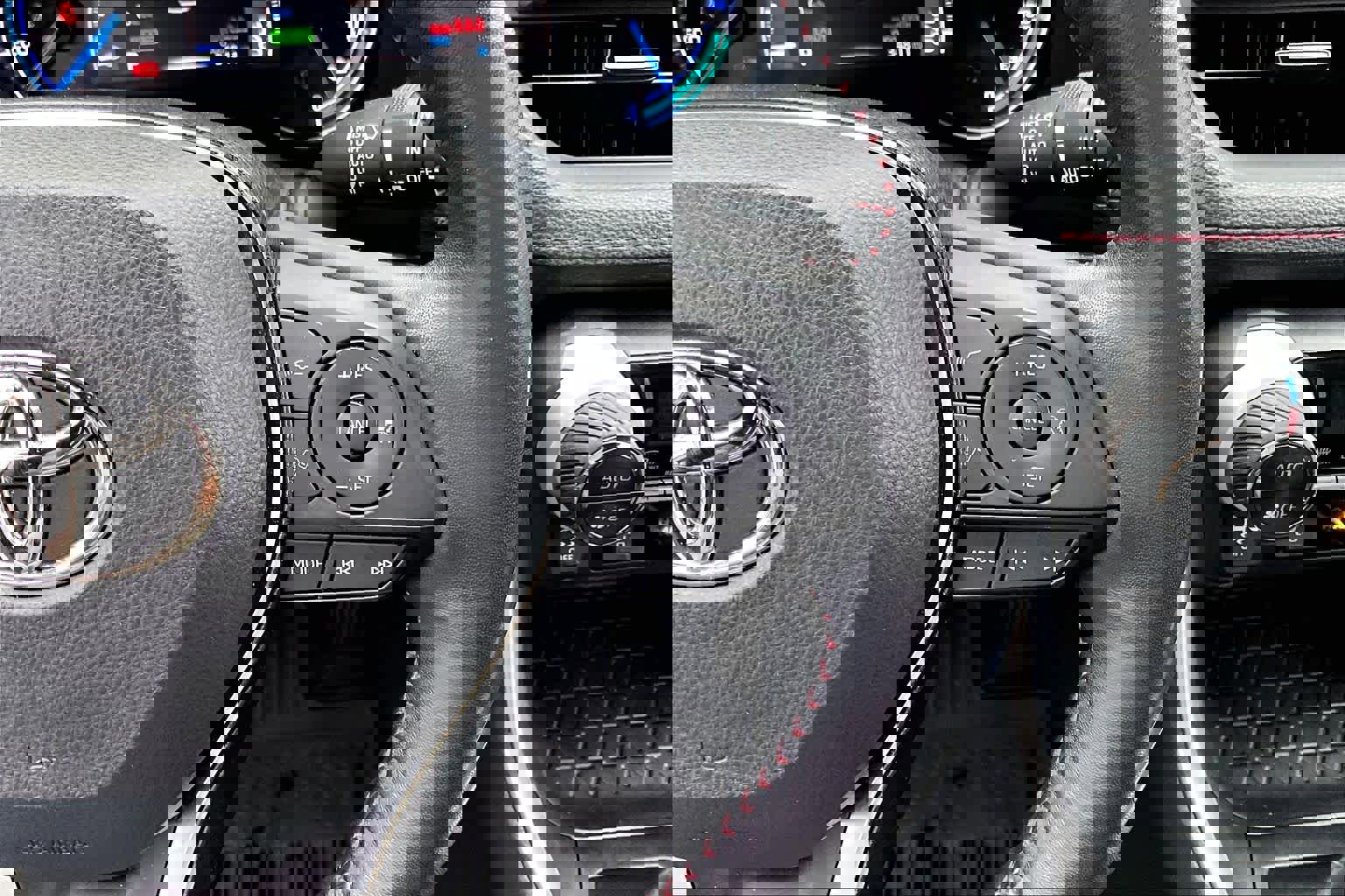 Used 2023 Toyota RAV4 SE image 23