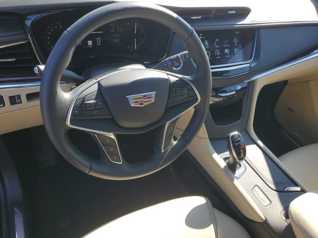 Certified 2018 Cadillac XT5 Luxury w/ Driver Awareness Package FWD image 18