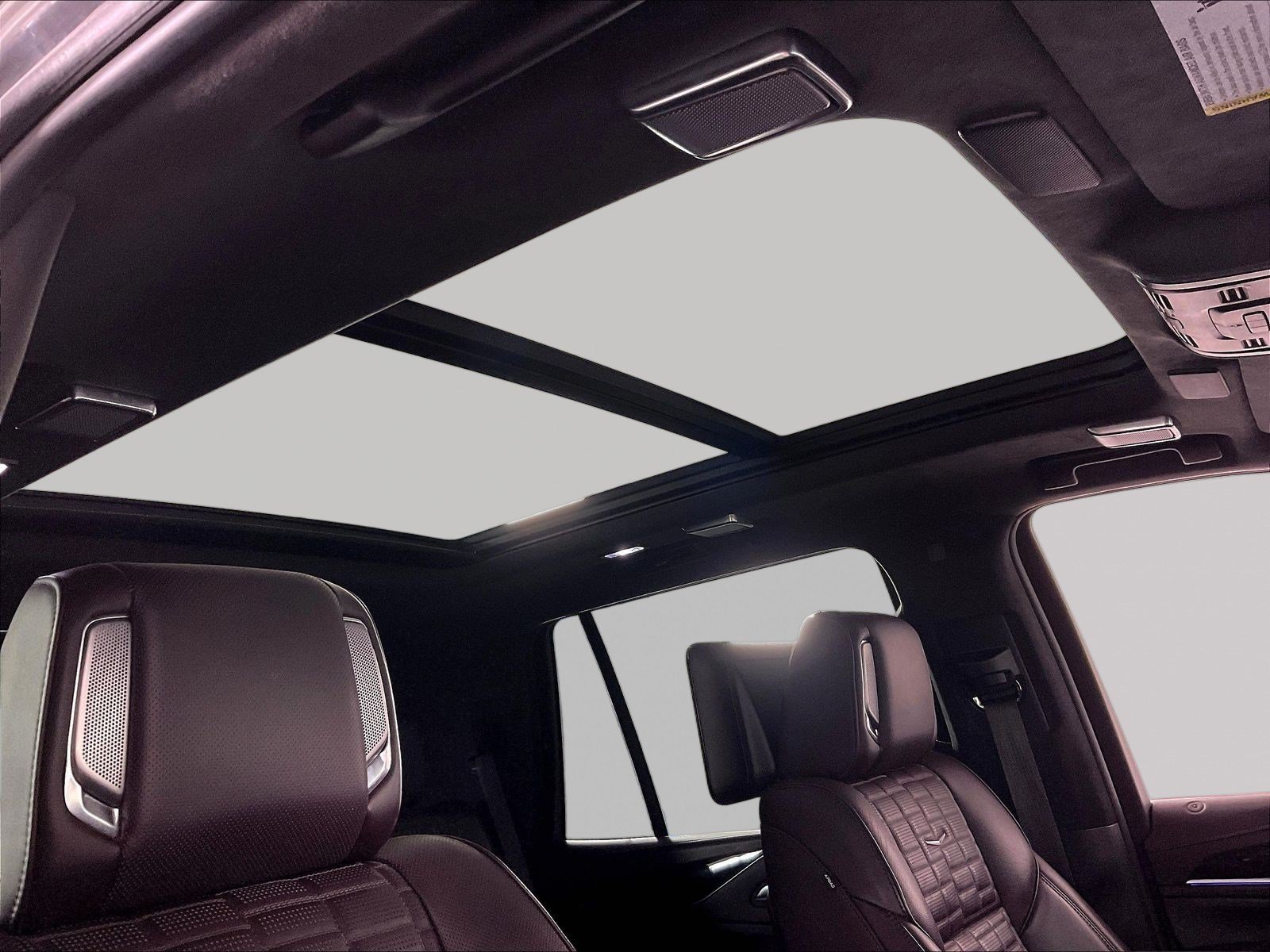 Used 2022 Cadillac Escalade Premium Luxury Platinum w/ LPO, Radiant Package AWD/4WD image 28