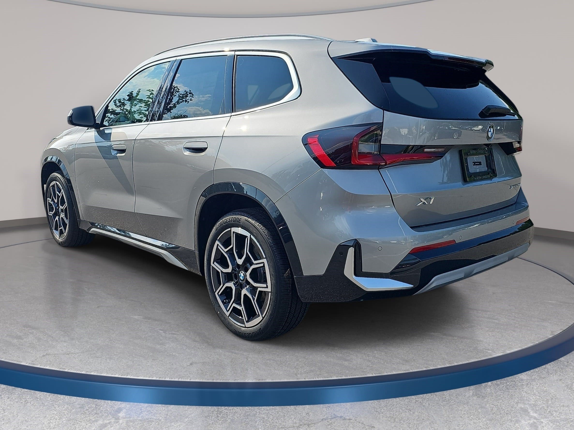 New 2026 BMW X1 xDrive28i w/ Technology Package AWD/4WD image 7