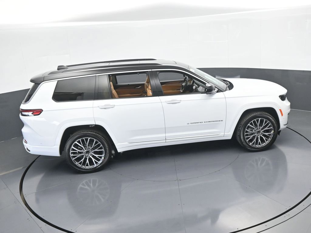 Used 2025 Jeep Grand Cherokee L Summit w/ Luxury Tech Group V image 49