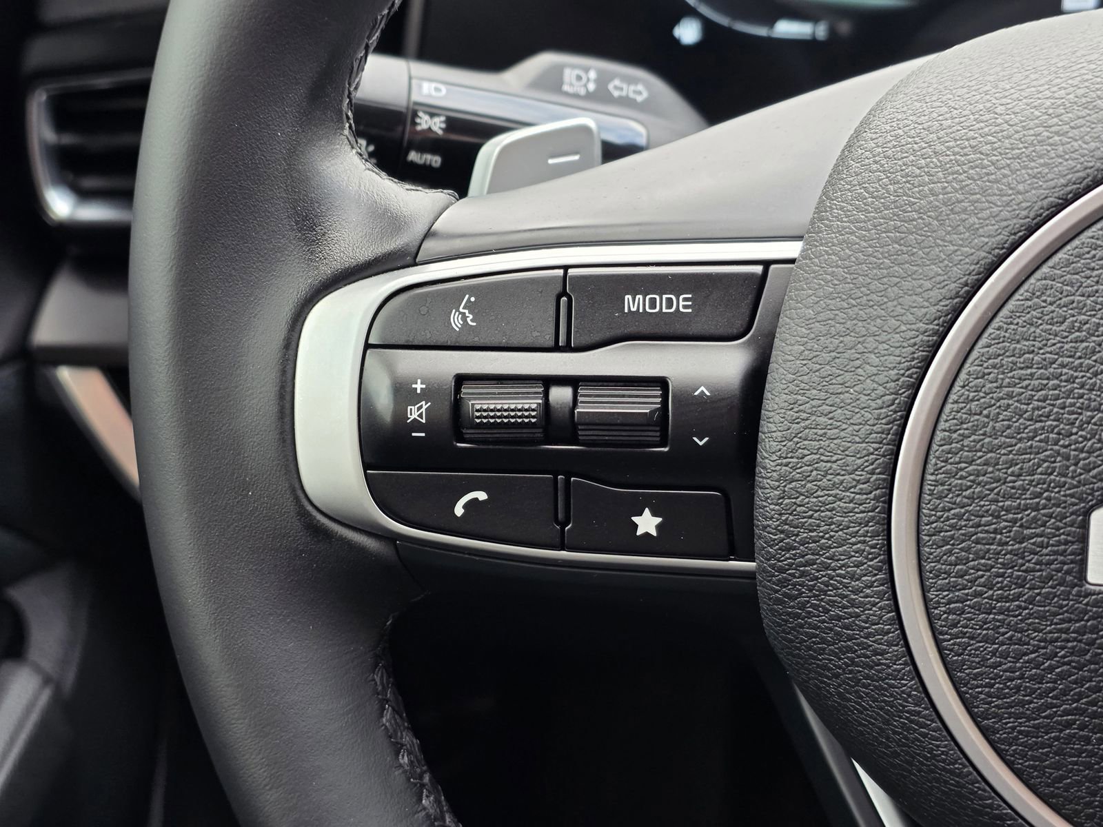 Used 2024 Kia Sportage EX w/ EX Premium Package image 30