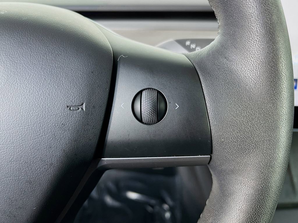 Used 2023 Tesla Model 3 Standard Range image 14