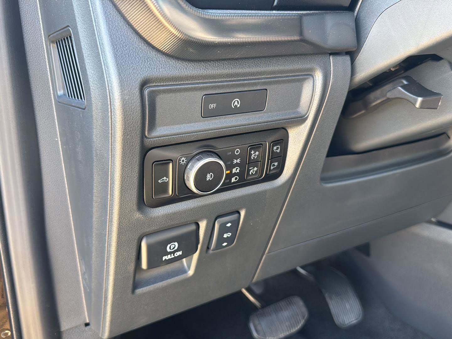 New 2025 Ford F150 Lariat w/ Equipment Group 502A High image 16