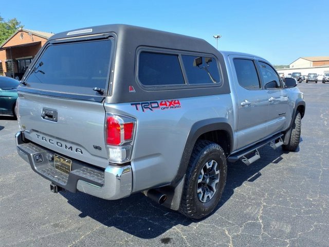 Used 2022 Toyota Tacoma TRD Off-Road image 16
