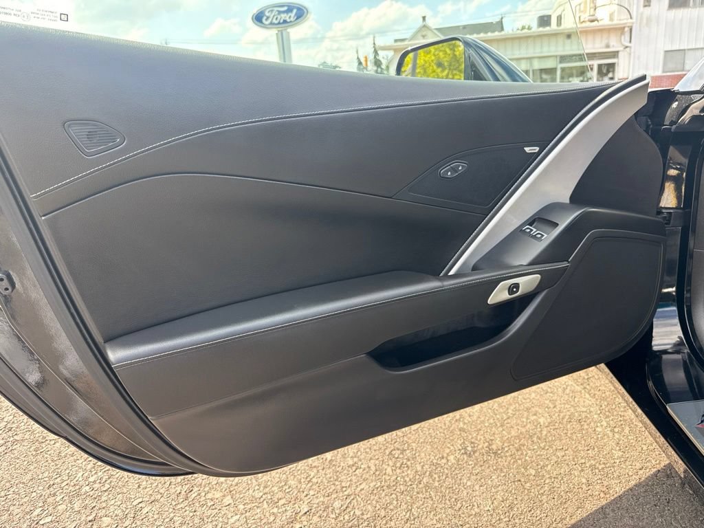 Used 2015 Chevrolet Corvette Z06 RWD image 13