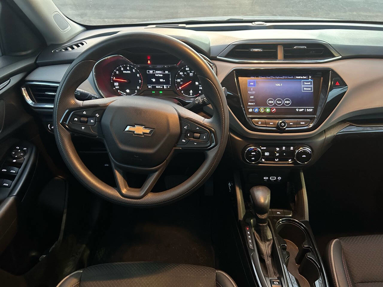 Used 2021 Chevrolet TrailBlazer LT w/ Convenience Package image 12
