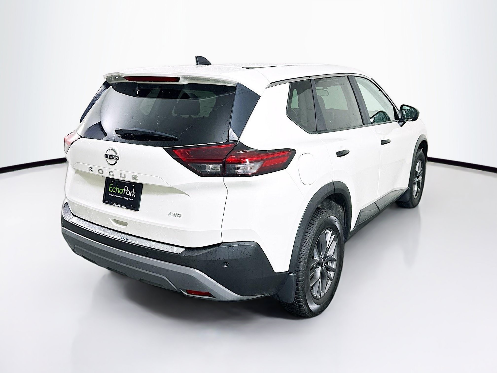 Used 2023 Nissan Rogue S AWD/4WD image 9