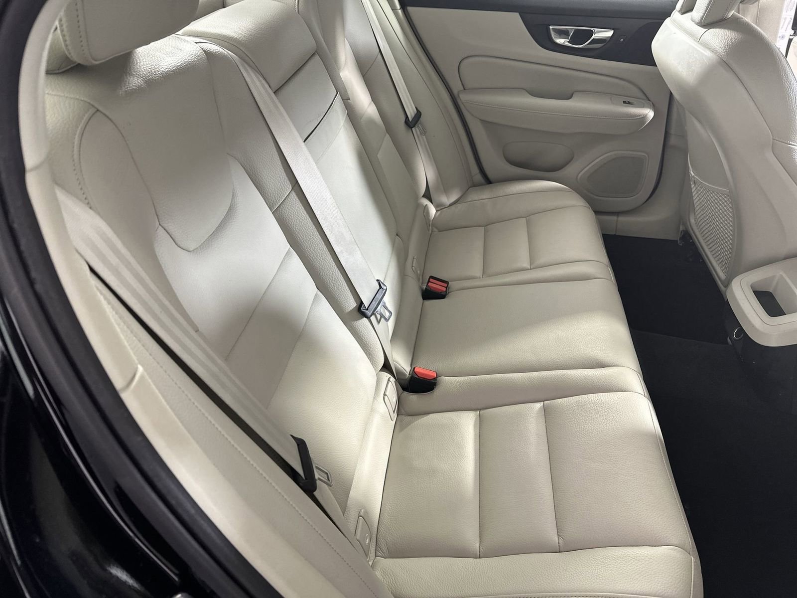 Used 2020 Volvo S60 T6 Momentum w/ Protection Package Premier image 25