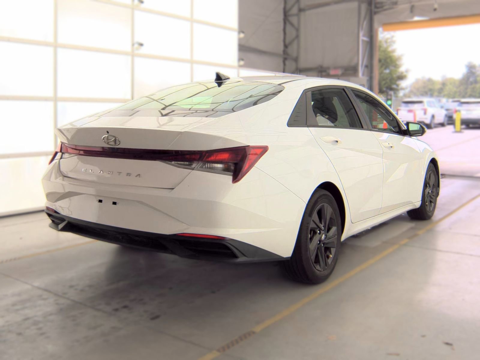 Used 2021 Hyundai Elantra SEL FWD image 4