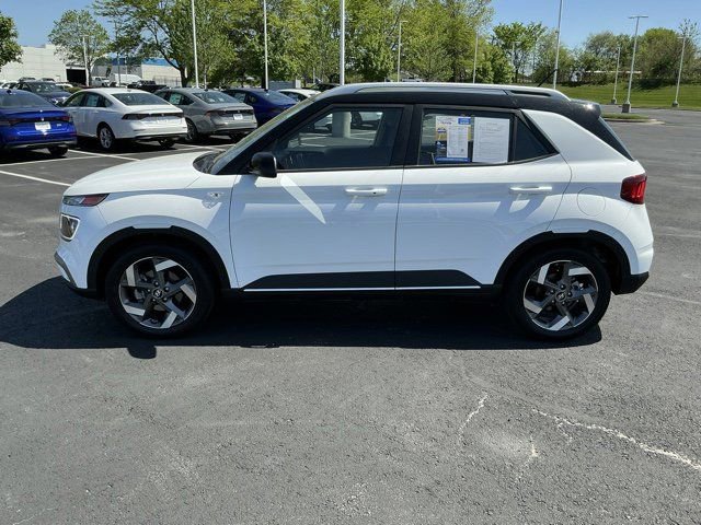 Used 2025 Hyundai Venue Limited FWD image 7
