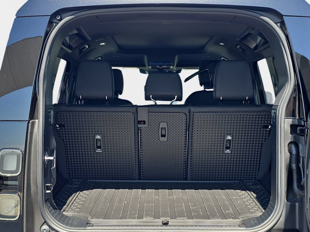 New 2026 Land Rover Defender 110 S AWD/4WD image 12