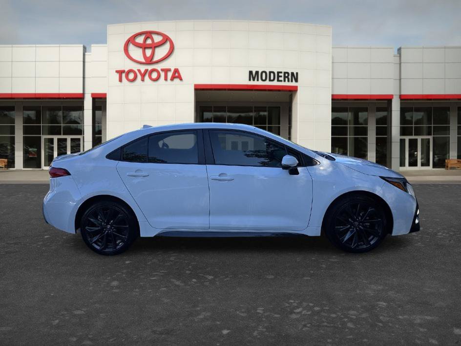 Certified 2024 Toyota Corolla SE FWD image 4