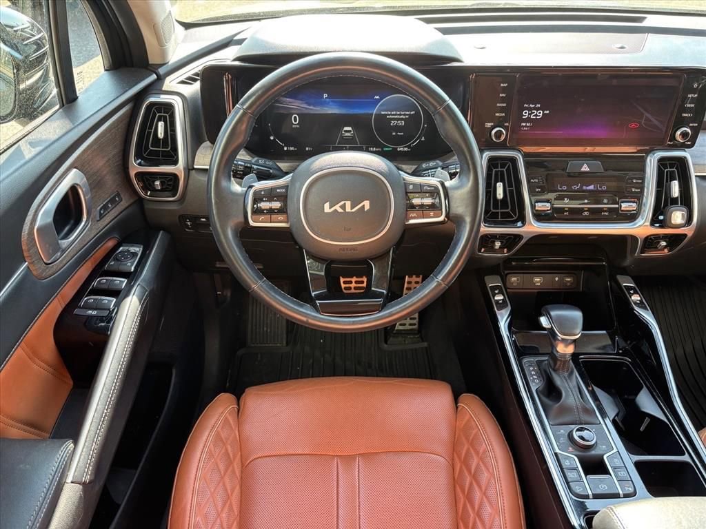 Used 2022 Kia Sorento SX Prestige w/ Rust Color Package AWD/4WD image 15