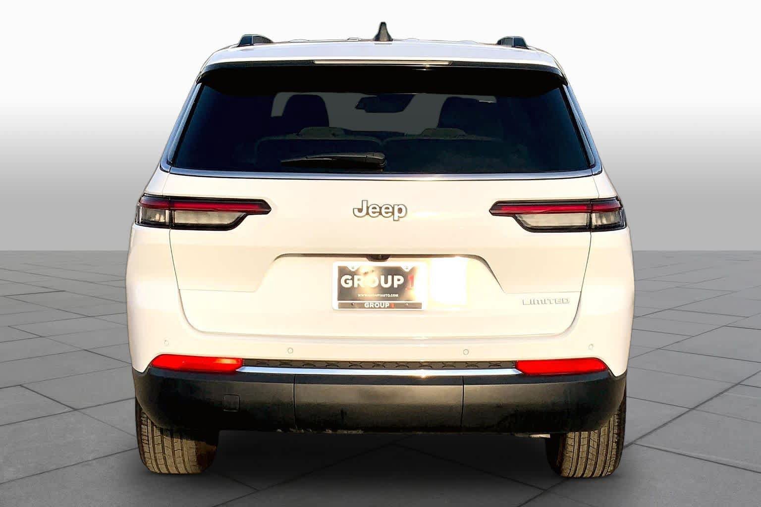 Used 2025 Jeep Grand Cherokee L Limited RWD image 5