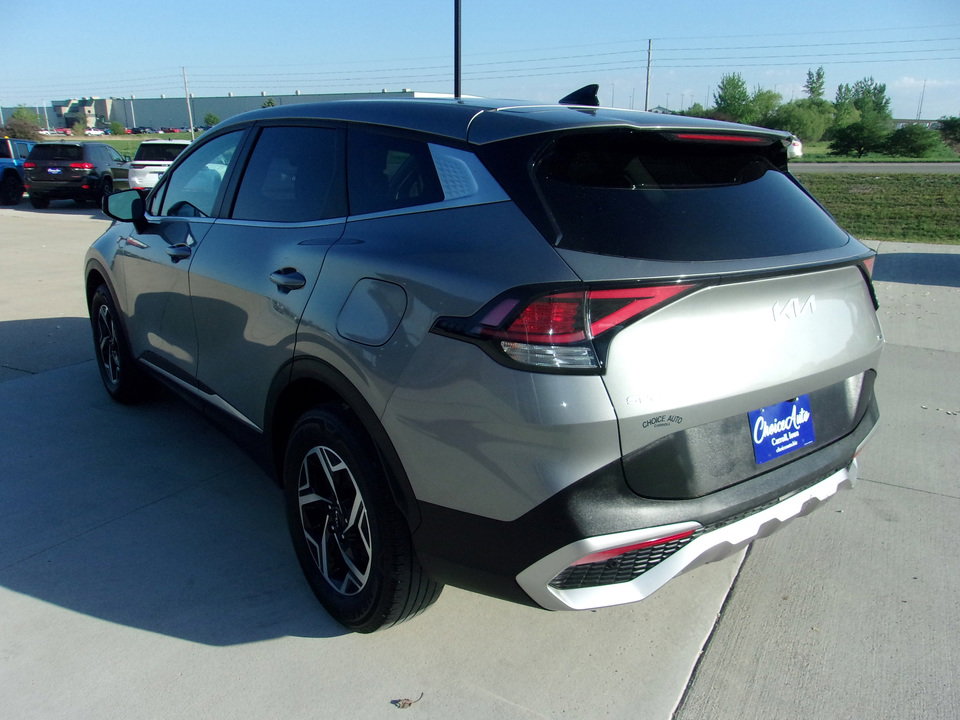 Used 2023 Kia Sportage LX image 5