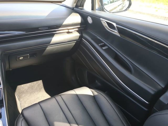 Used 2025 Genesis GV80 2.5T Standard image 16