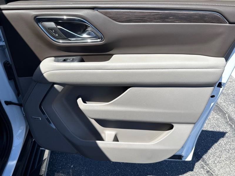 Used 2024 Chevrolet Suburban LT image 47