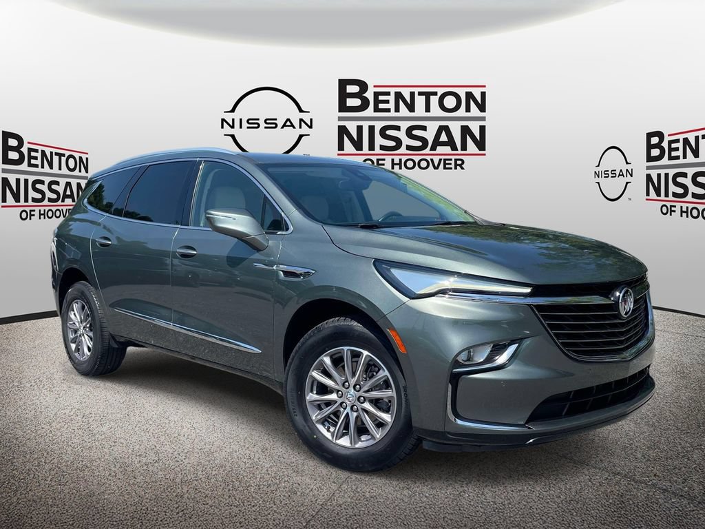 Used 2023 Buick Enclave Essence FWD image 1