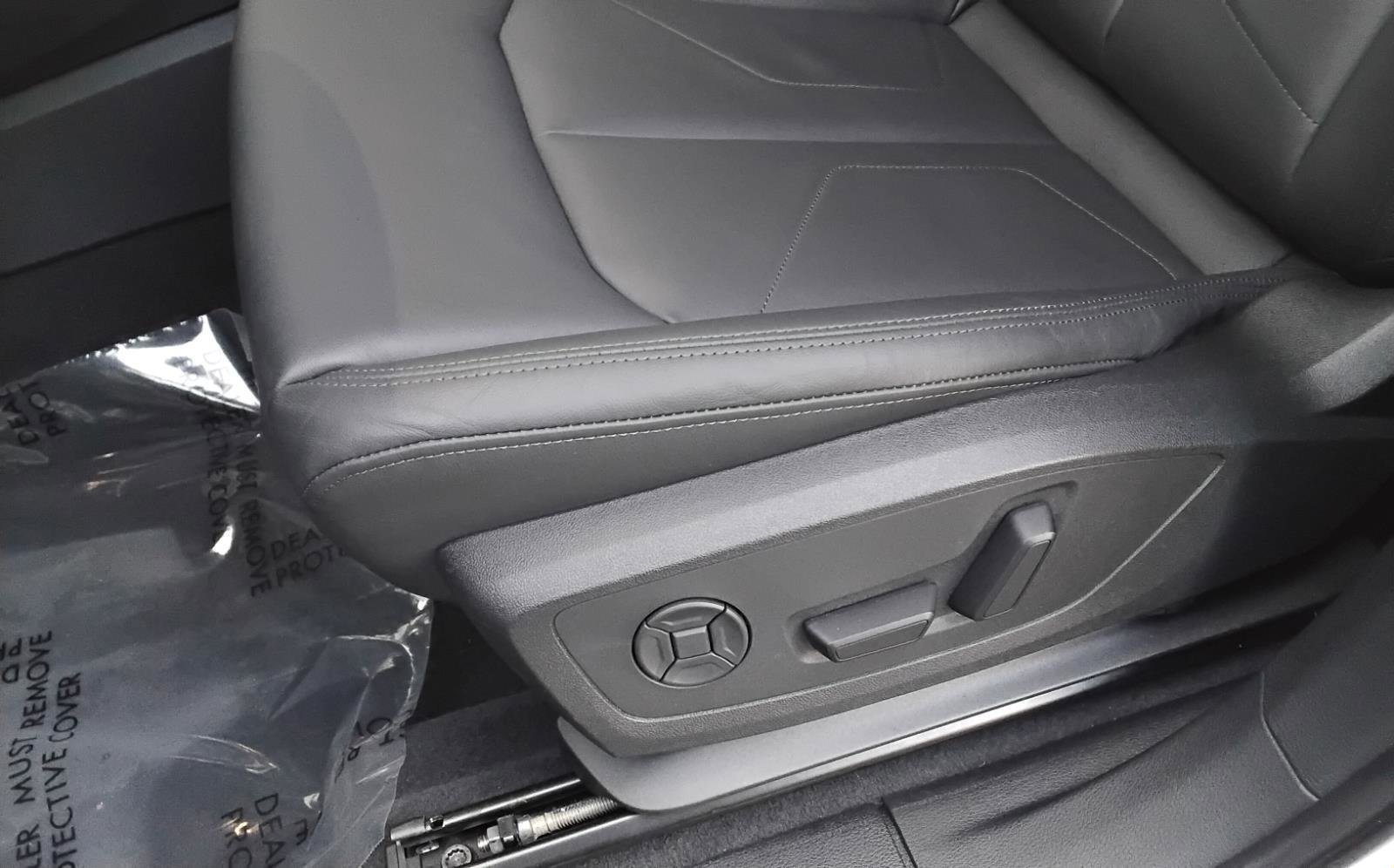 Certified 2025 Audi Q3 2.0T Premium w/ Convenience Package image 18