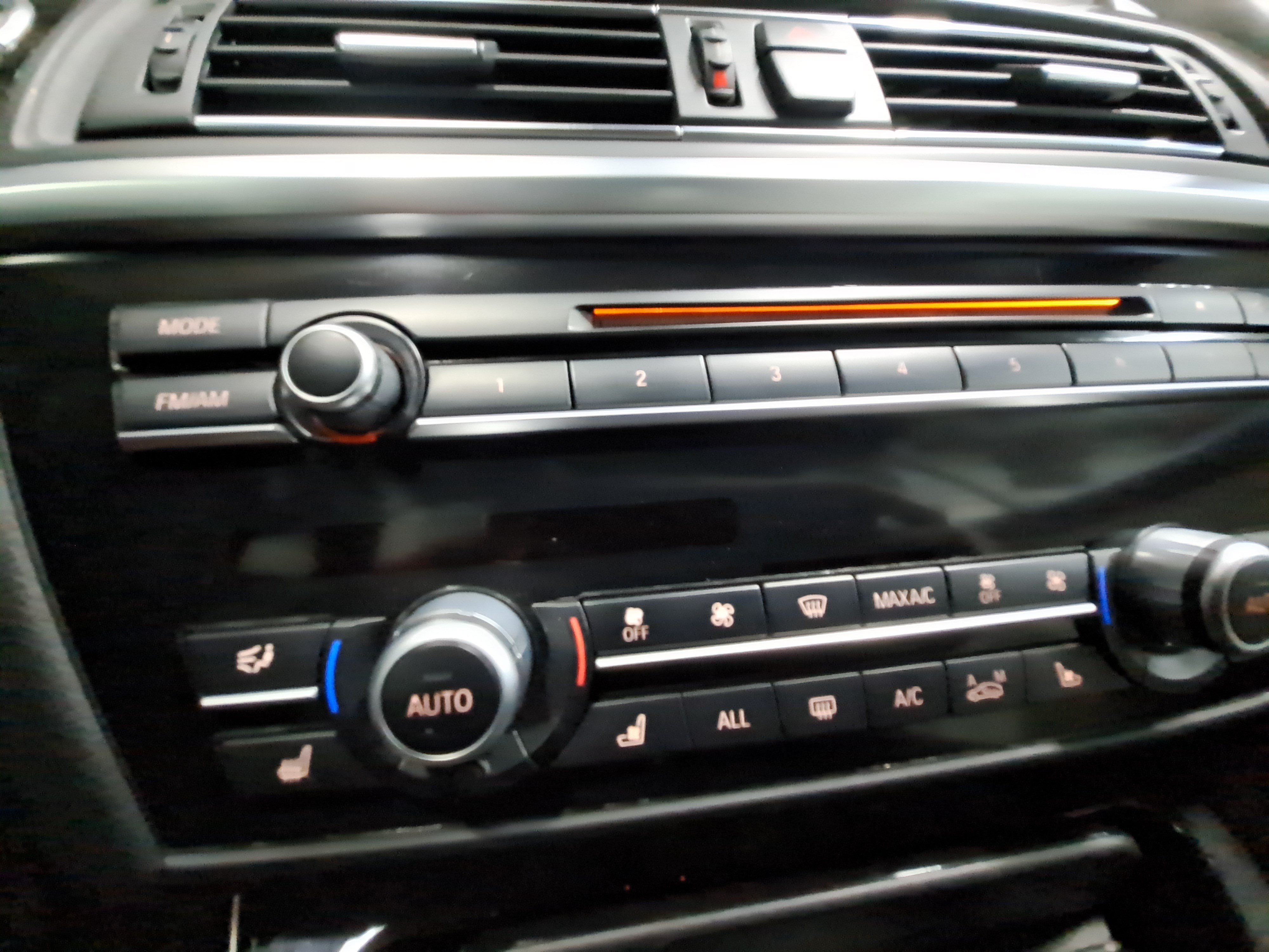 Used 2013 BMW 640i Convertible RWD image 22