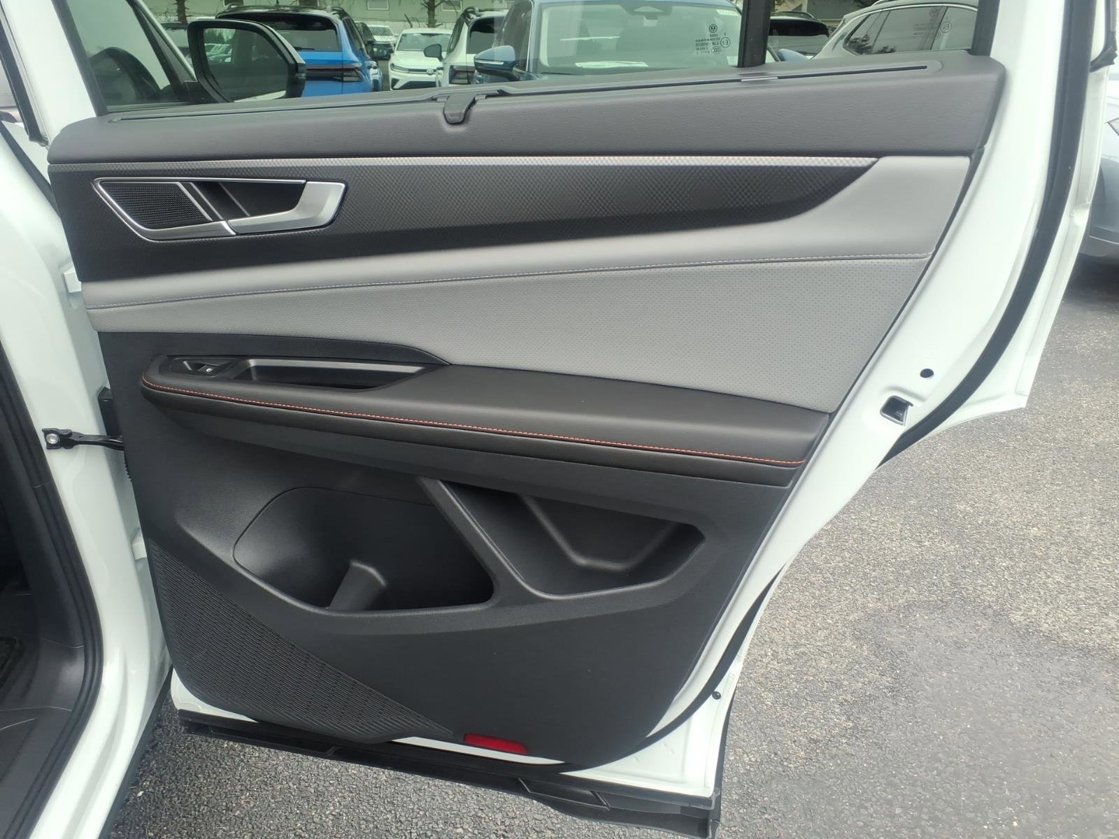 New 2026 Volkswagen Atlas Peak Edition image 6