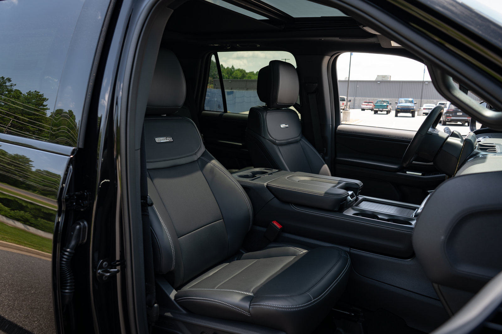 New 2026 Ford Expedition Platinum w/ Stealth Performance Package AWD/4WD image 41
