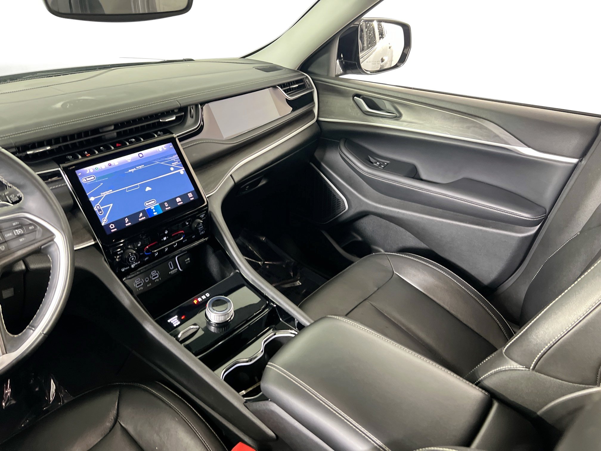 Used 2022 Jeep Grand Cherokee Limited AWD/4WD image 23