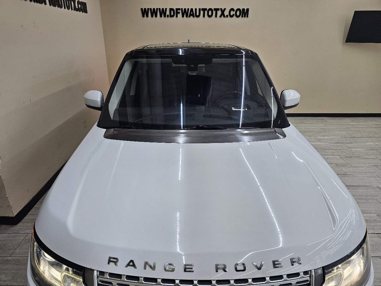 Used 2016 Land Rover Range Rover HSE image 4